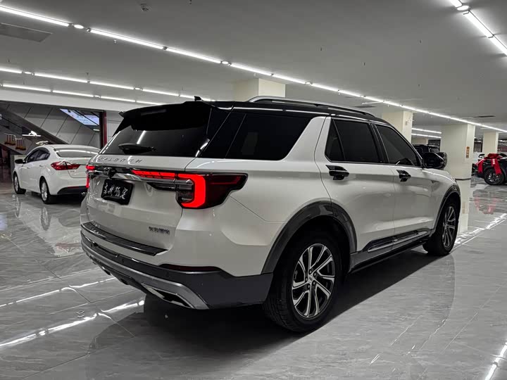 Фото 6 - Ford Explorer