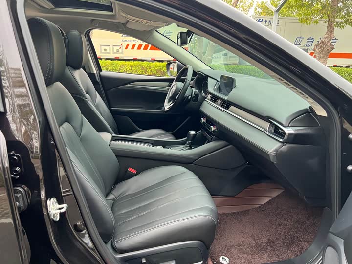 Фото 9 - Mazda Atenza