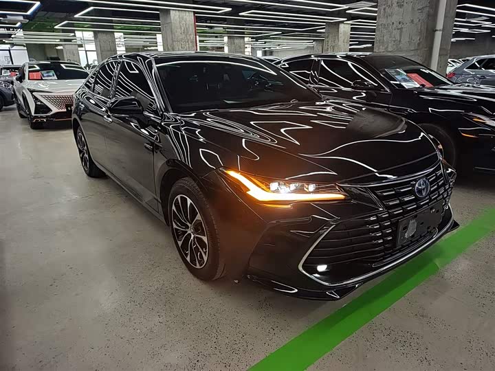 Фото 4 - Toyota Avalon