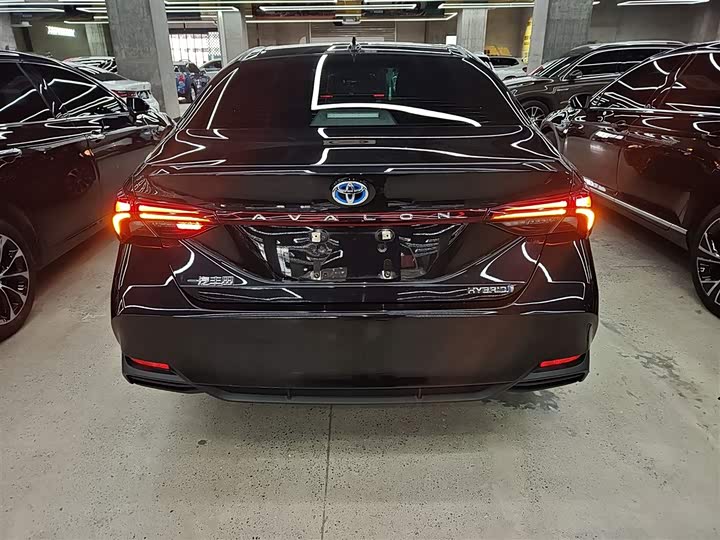 Фото 6 - Toyota Avalon