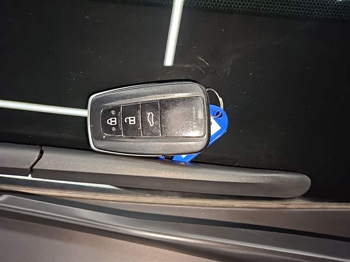 Фото 9 - Toyota Avalon