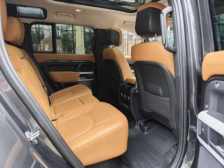 Фото 7 - Land Rover Defender