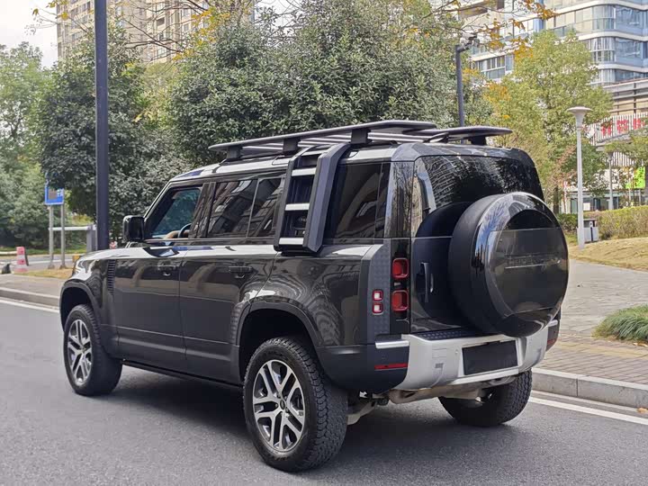 Фото 9 - Land Rover Defender