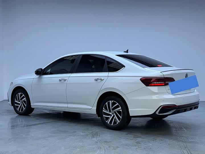 Фото 6 - Volkswagen Lavida