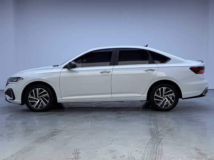 Фото 7 - Volkswagen Lavida