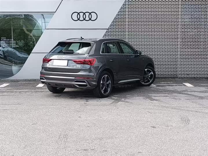 Фото 6 - Audi Q3