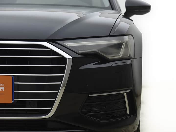 Фото 2 - Audi A6L