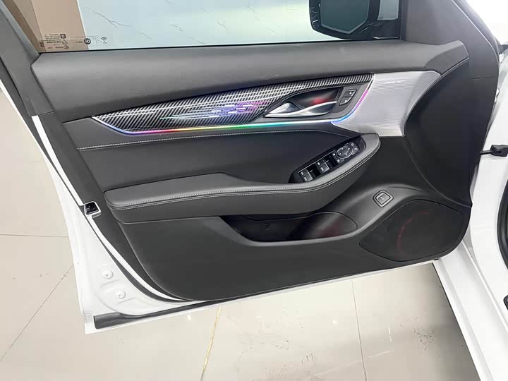 Фото 8 - Cadillac CT5