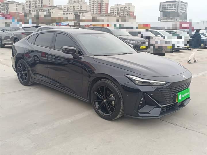 Фото 4 - Changan UNI-V