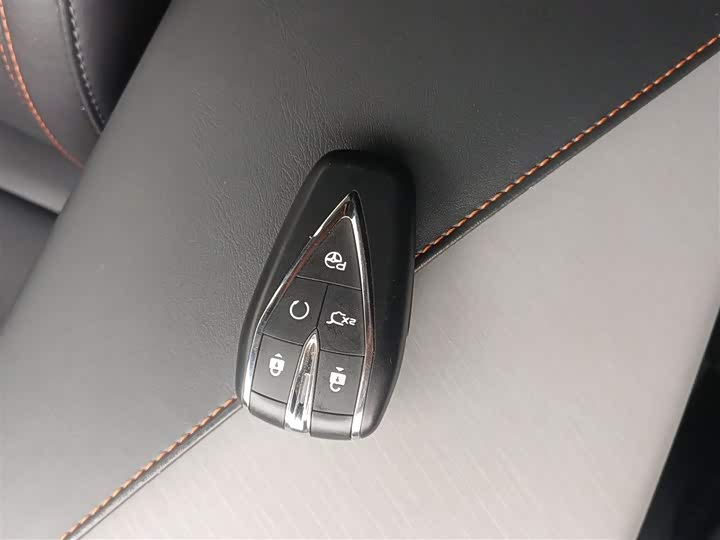 Фото 9 - Changan UNI-V