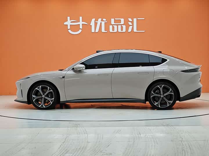 Фото 2 - Nio ET5