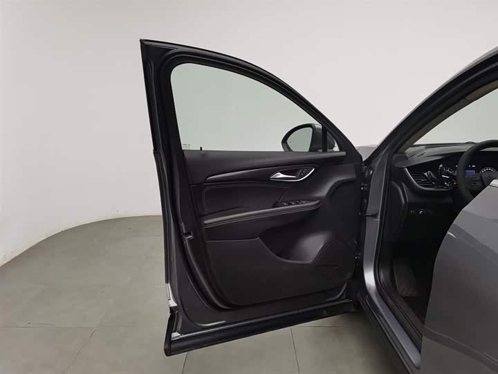 Фото 8 - Buick Envision Plus