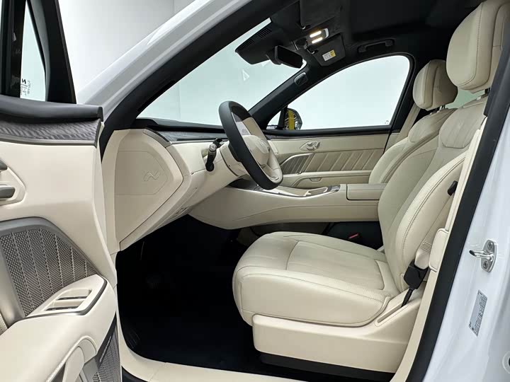 Фото 7 - Nio Onvo L90