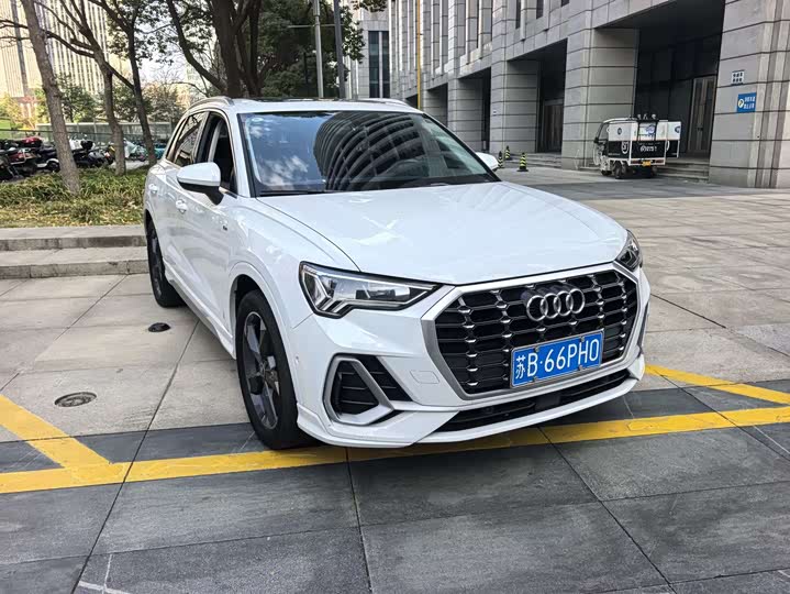 Фото 2 - Audi Q3