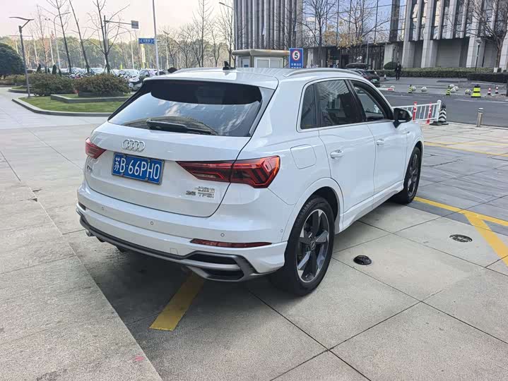 Фото 5 - Audi Q3