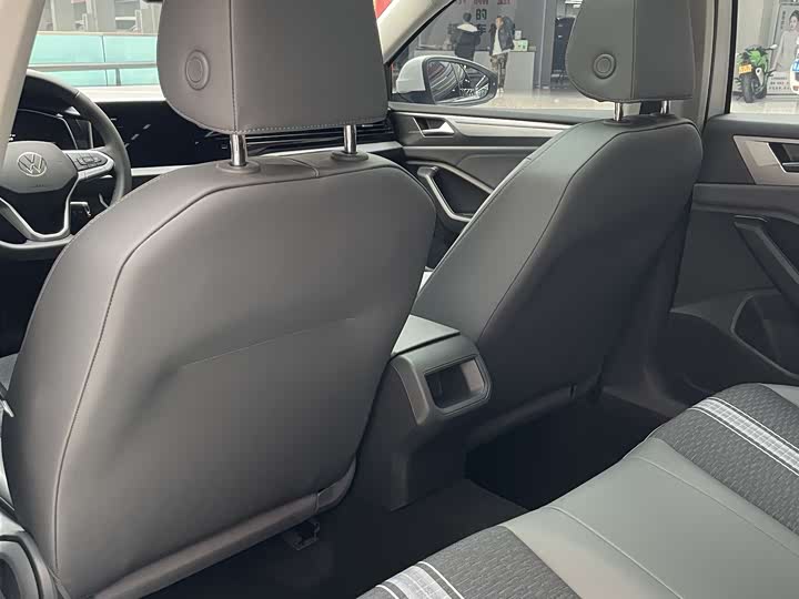 Фото 6 - Volkswagen Sagitar L