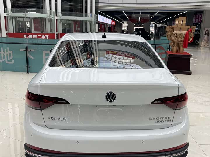 Фото 8 - Volkswagen Sagitar L