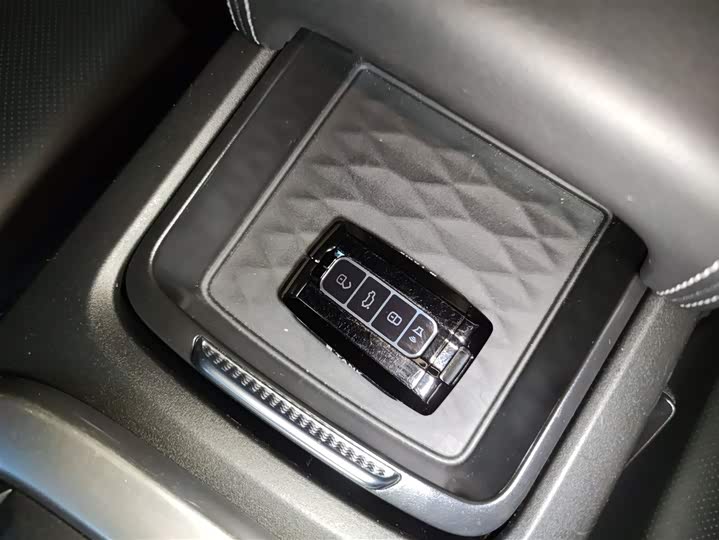 Фото 9 - Tank 300