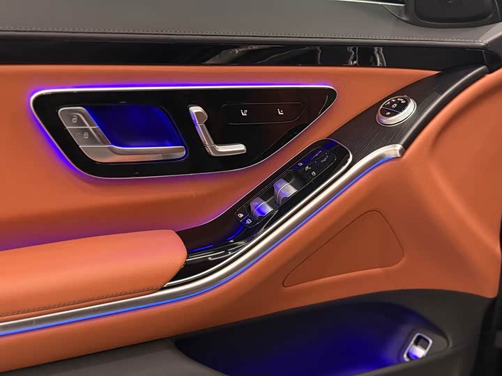 Фото 8 - Mercedes-Benz S-Class