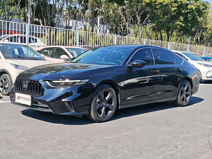 Фото 1 - Honda Inspire