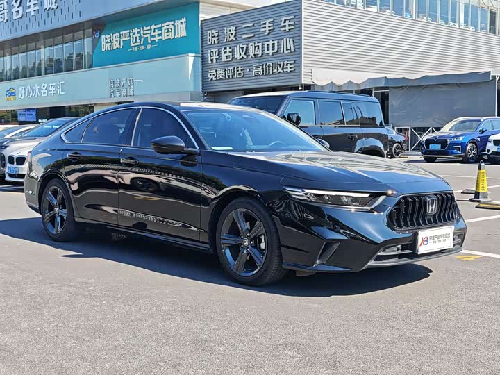 Фото 2 - Honda Inspire