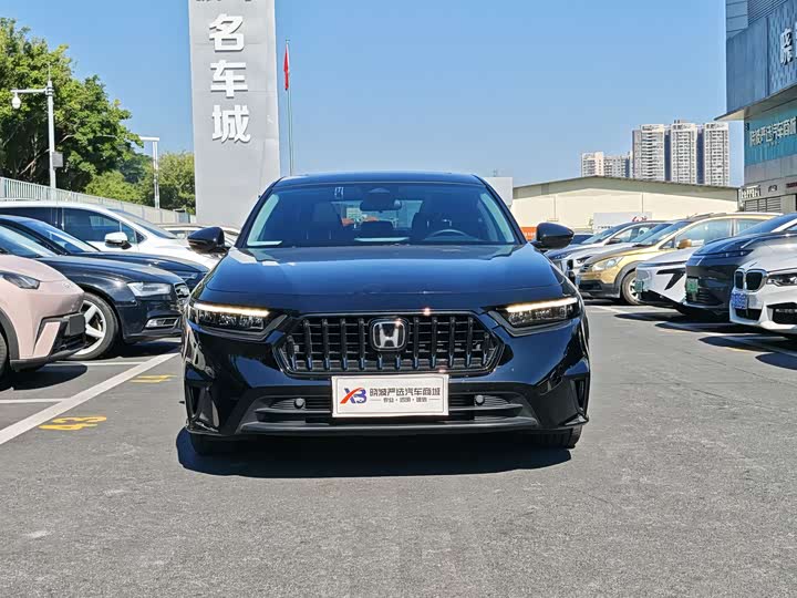 Фото 3 - Honda Inspire