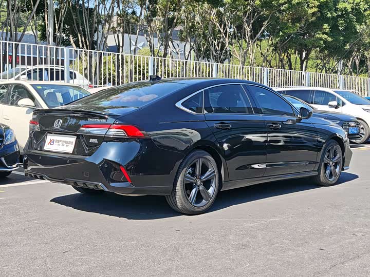 Фото 5 - Honda Inspire