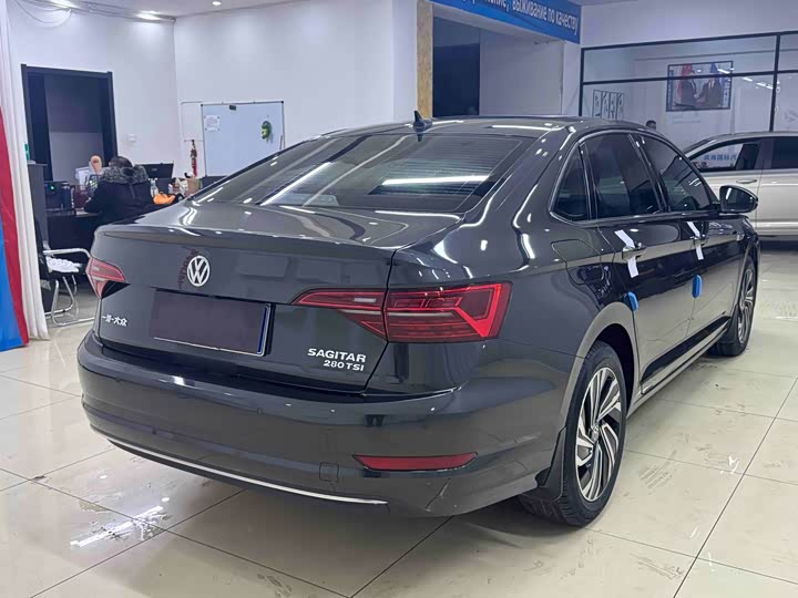 Фото 6 - Volkswagen Sagitar L