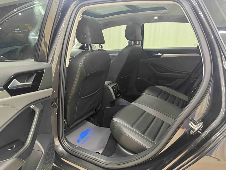 Фото 8 - Volkswagen Sagitar L