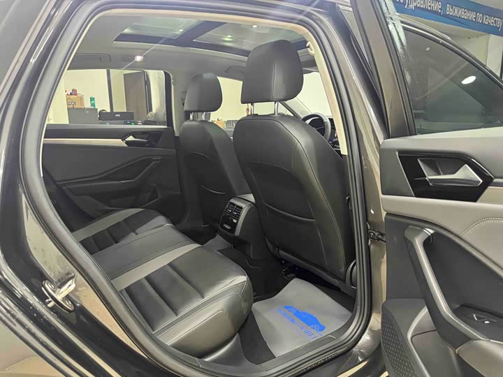 Фото 9 - Volkswagen Sagitar L