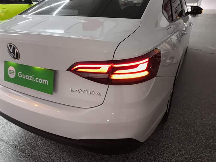 Фото 8 - Volkswagen Lavida