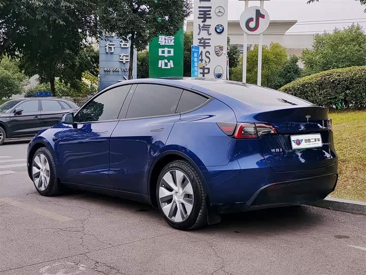 Фото 4 - Tesla Model Y