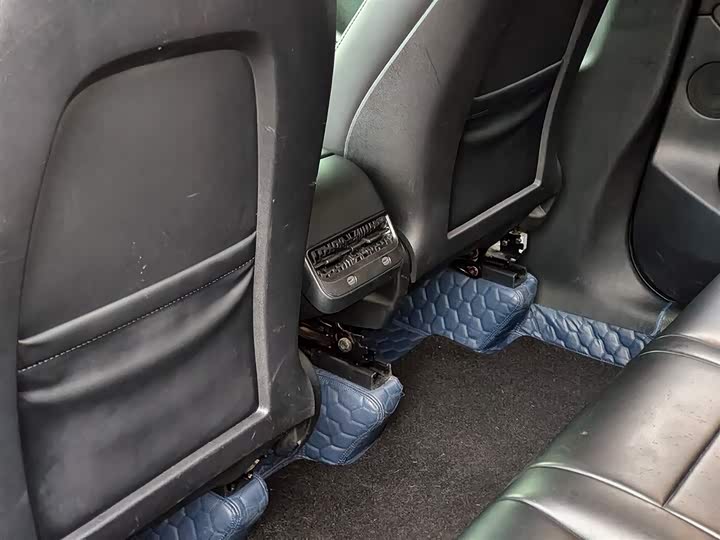 Фото 9 - Tesla Model Y