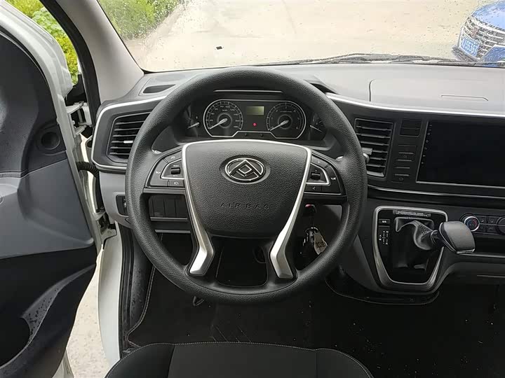 Фото 3 - Maxus V80