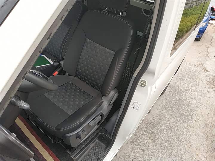 Фото 7 - Maxus V80