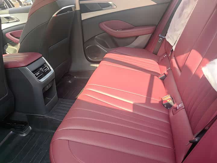 Фото 7 - Hongqi H5