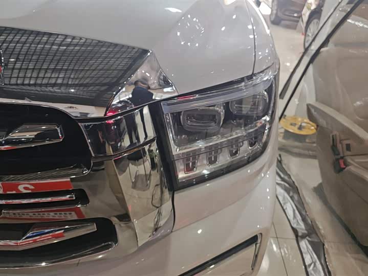 Фото 5 - Tank 500 Hybrid