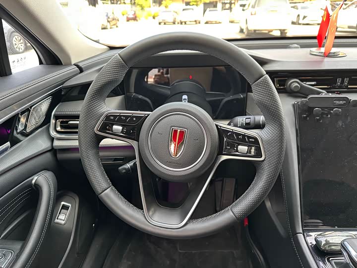 Фото 7 - Hongqi H5