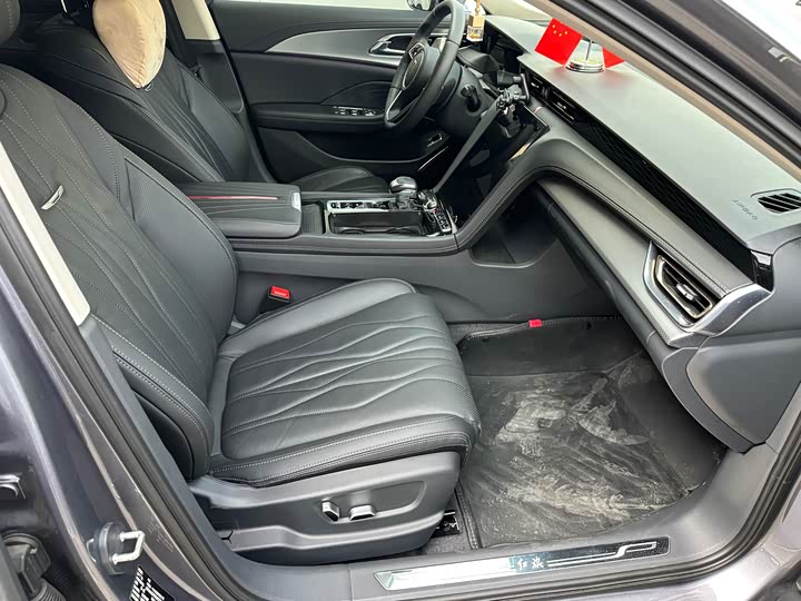 Фото 9 - Hongqi H5