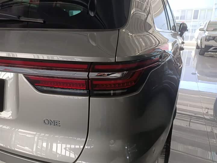 Фото 8 - LiXiang One