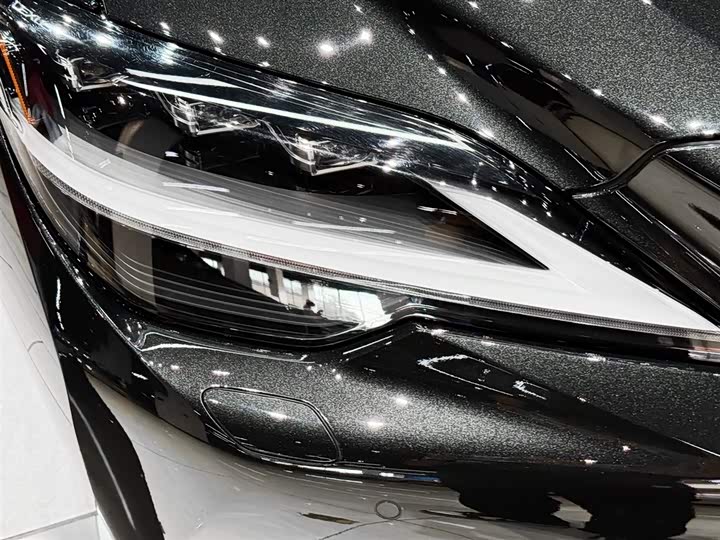 Фото 8 - Lexus LS