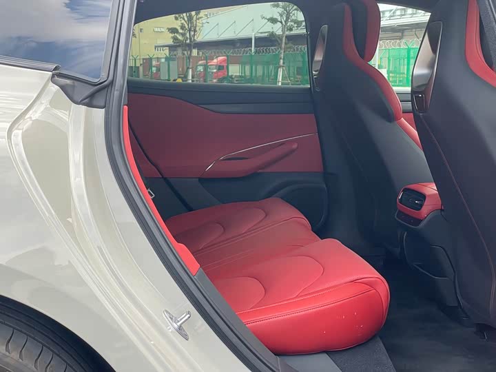 Фото 8 - Xiaomi SU7