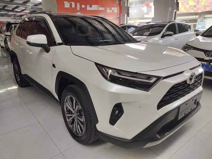 Фото 4 - Toyota RAV4