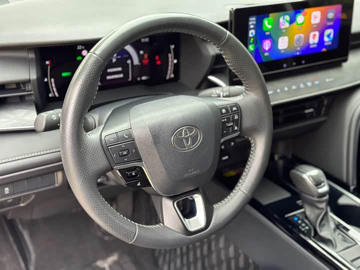 Фото 7 - Toyota Camry