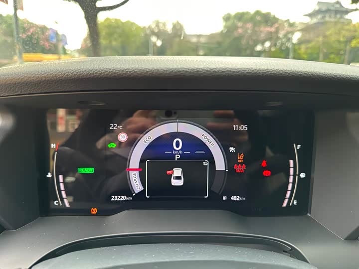 Фото 8 - Toyota Camry