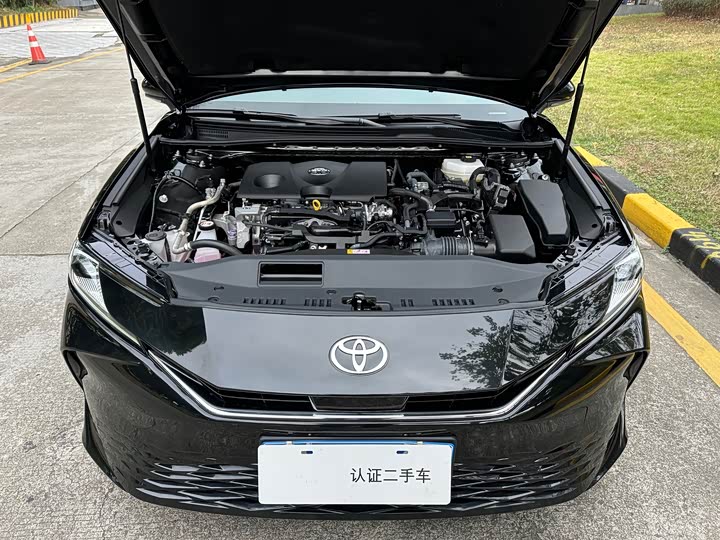 Фото 9 - Toyota Camry