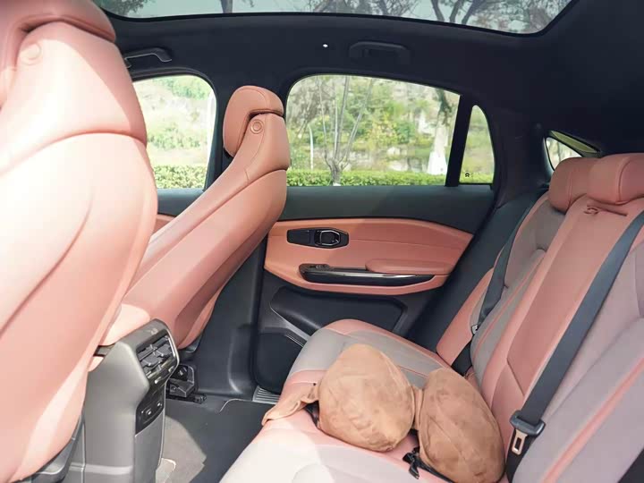 Фото 8 - Nio EC6