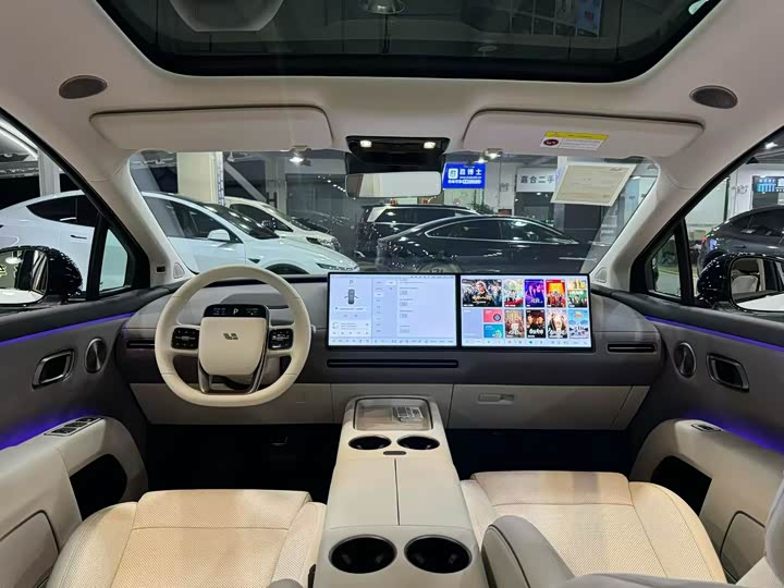 Фото 9 - LiXiang i8