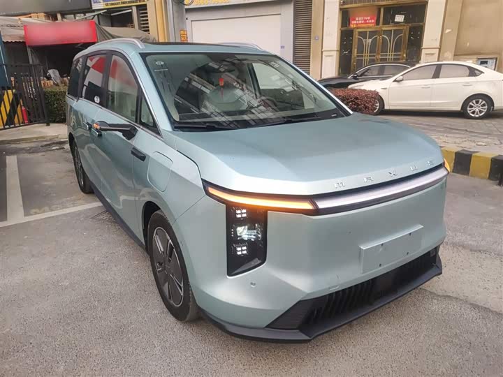 Фото 4 - Maxus Mifa 7