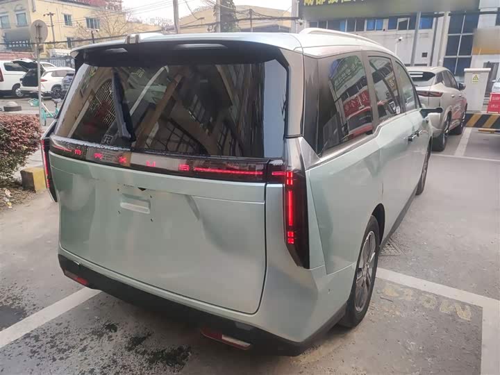 Фото 7 - Maxus Mifa 7